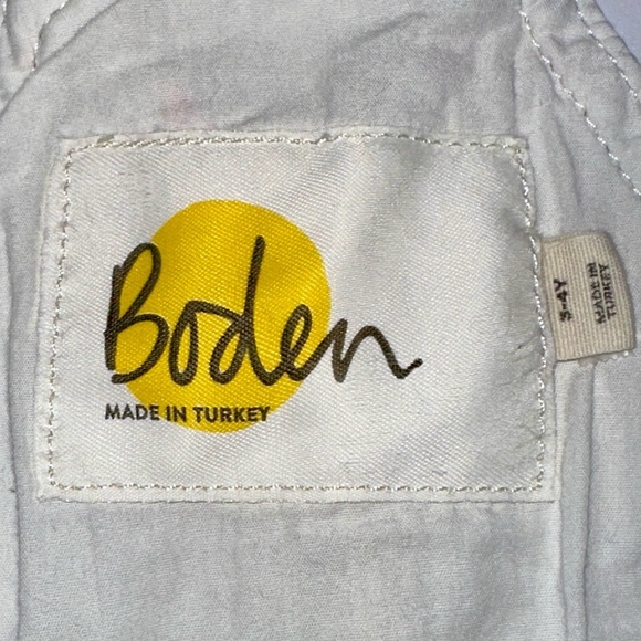 Boden Heart Pocket Short Dungarees - Picture 7 of 10